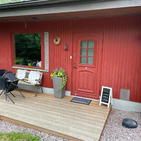 Poppelstrand Nuuksio, Pet Friendly Guest Apartment Exterior foto