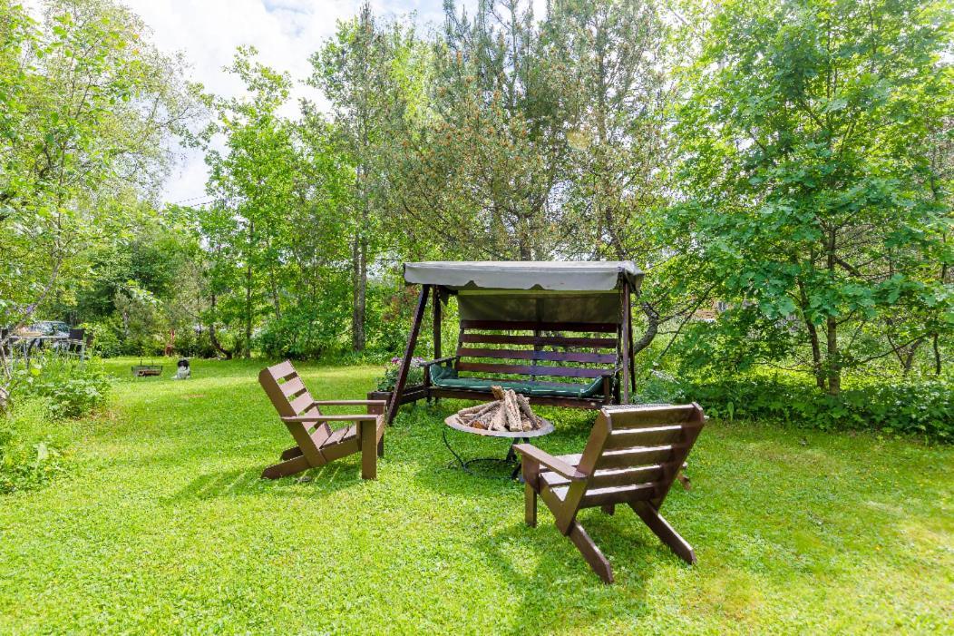 Poppelstrand Nuuksio, Pet Friendly Guest Apartment Exterior foto