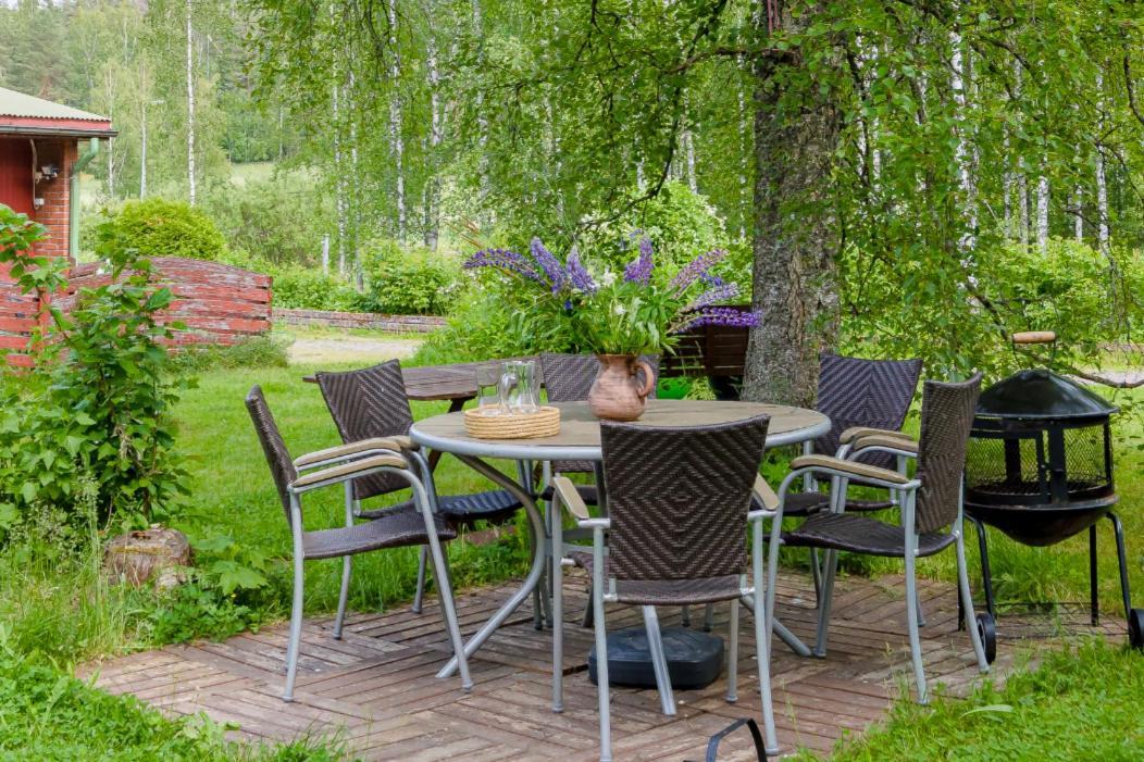 Poppelstrand Nuuksio, Pet Friendly Guest Apartment Exterior foto