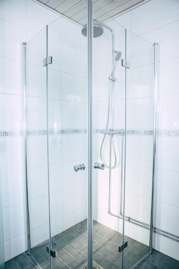 Poppelstrand Nuuksio, Pet Friendly Guest Apartment Exterior foto